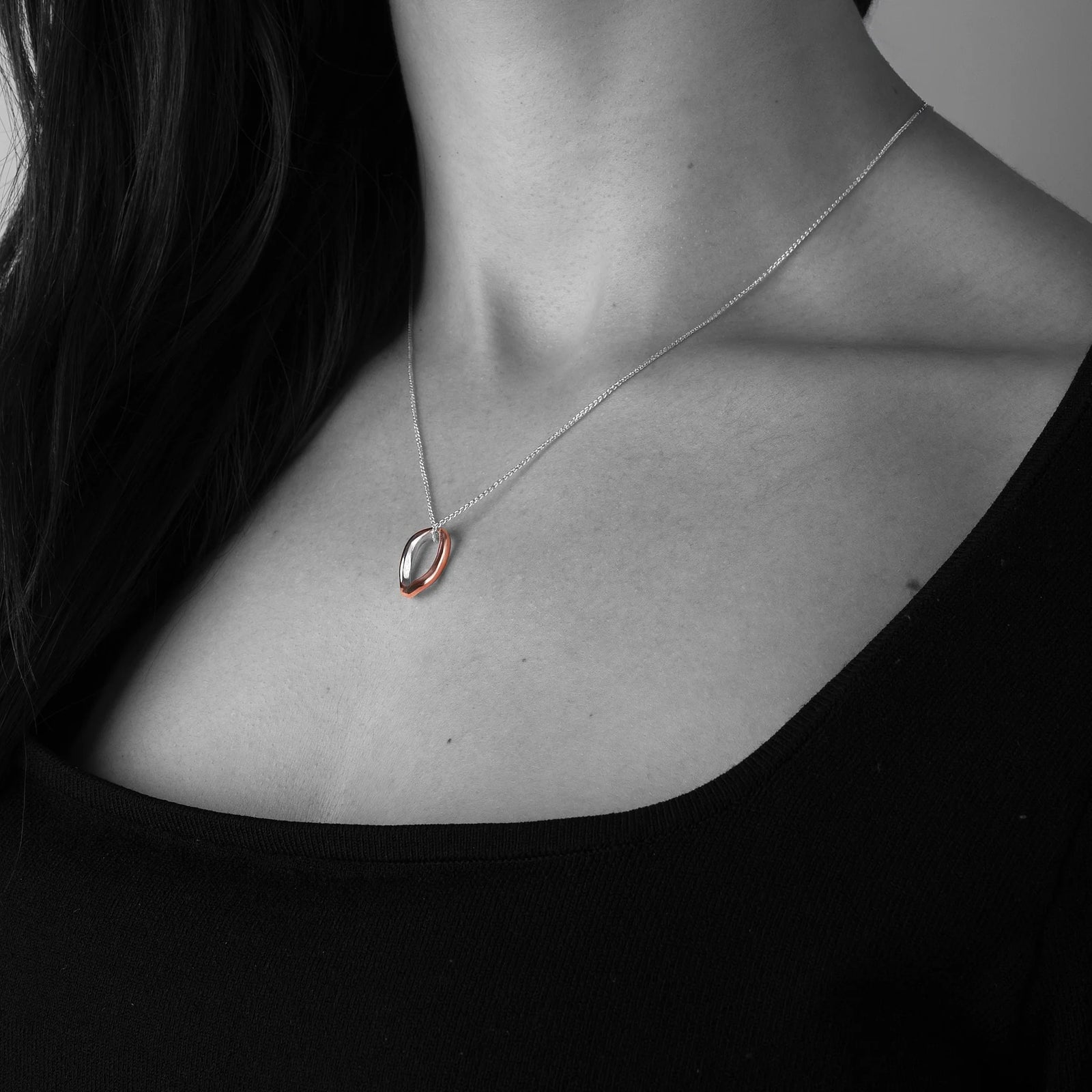Curves Necklace