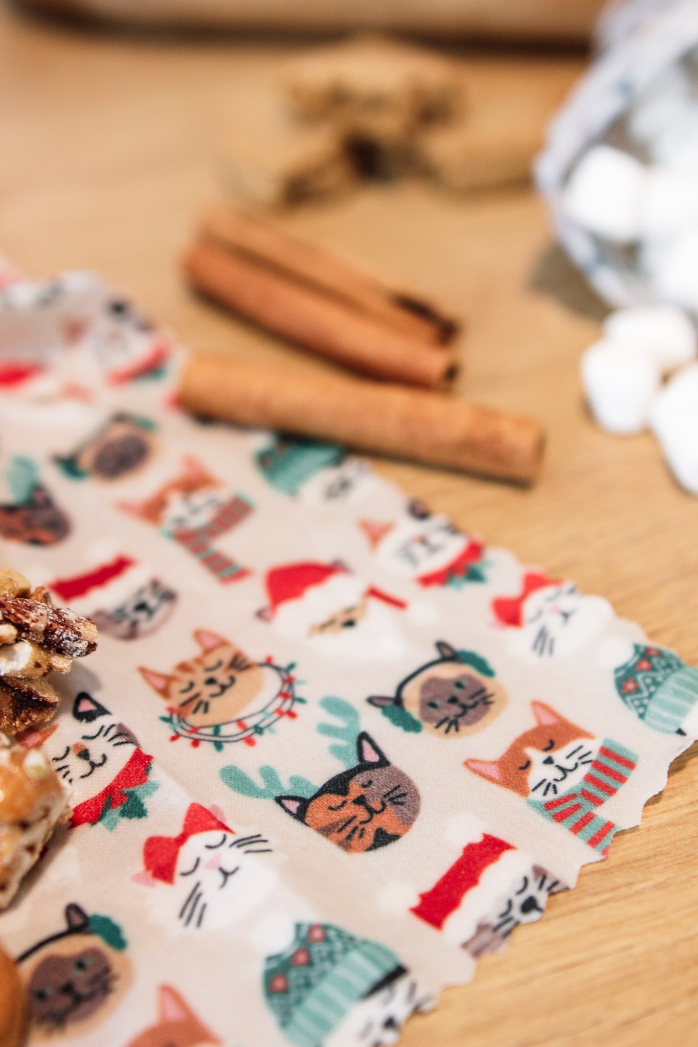 Medium Beeswax Food Wrap - Meowy Christmas