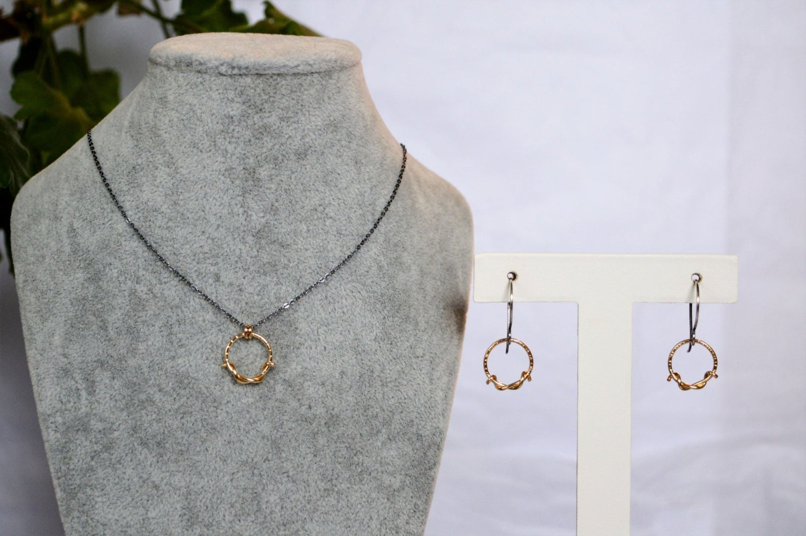Vine Necklace - Gold