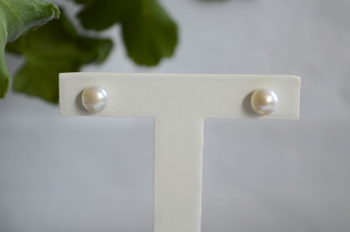 Pearl Earrings - White Rock