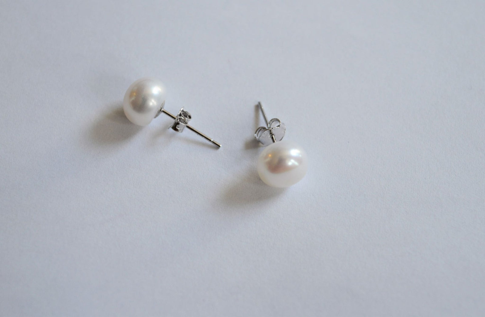 Pearl Earrings - White Rock