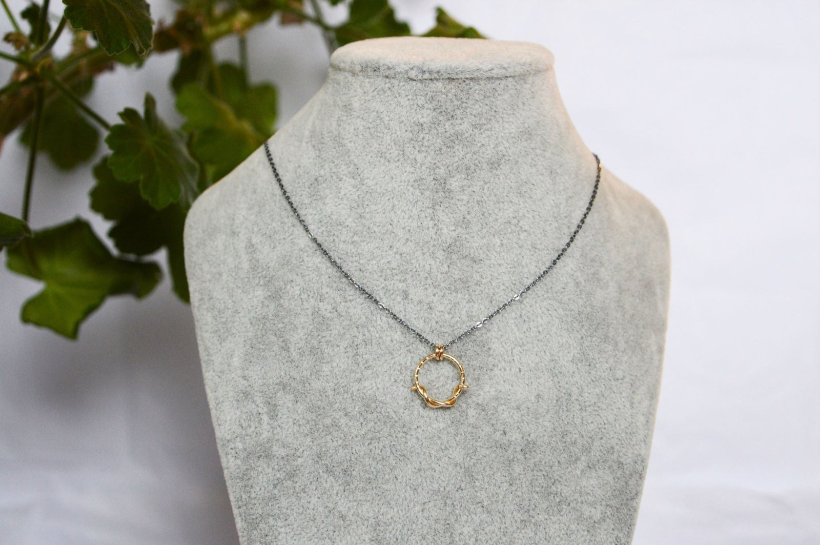 Vine Necklace - Gold