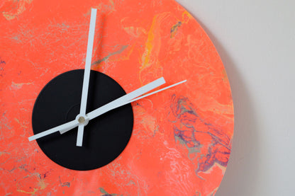 Vinyl Clock - Orange Star Schallplattenliebe