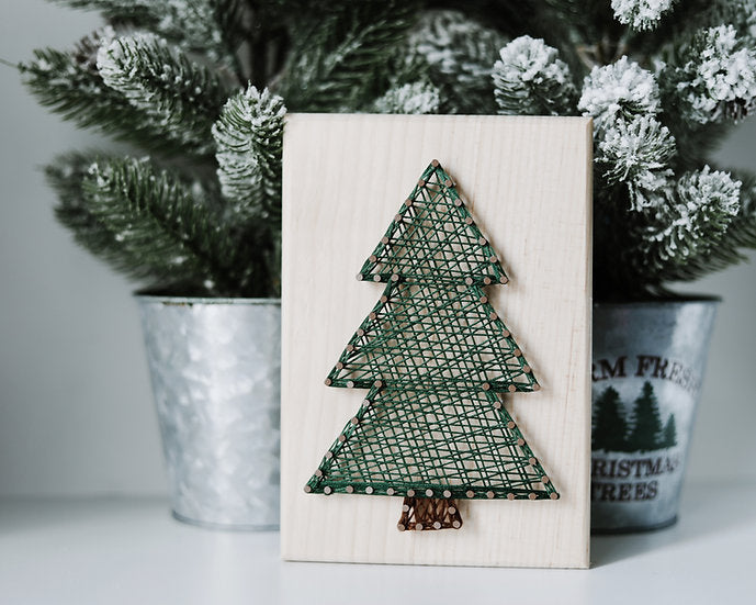 Medium String Art Kit - Christmas Tree Knot Really Art