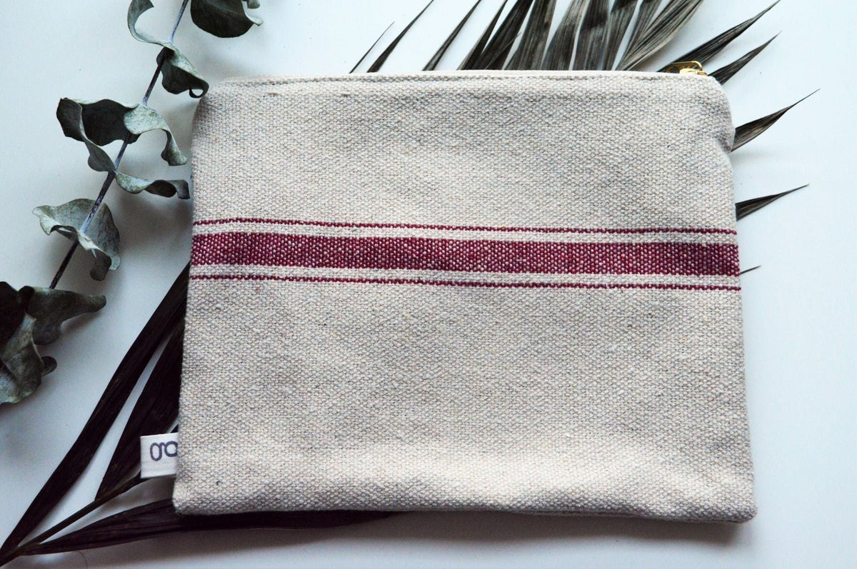 Vintage Pouch - Red