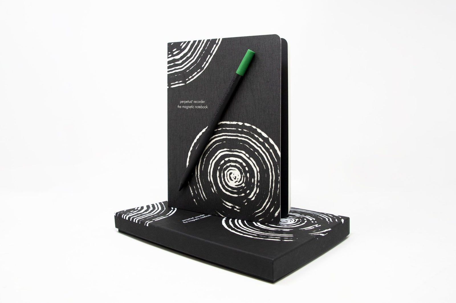 Magnetic Notebook - Traces