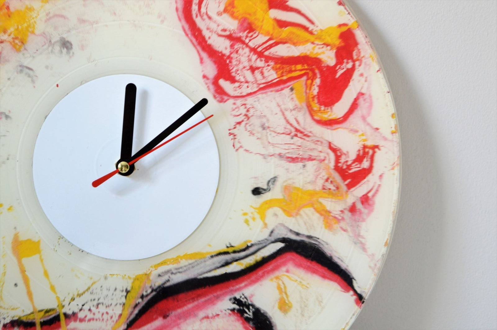 Vinyl Clock - Burning Snow